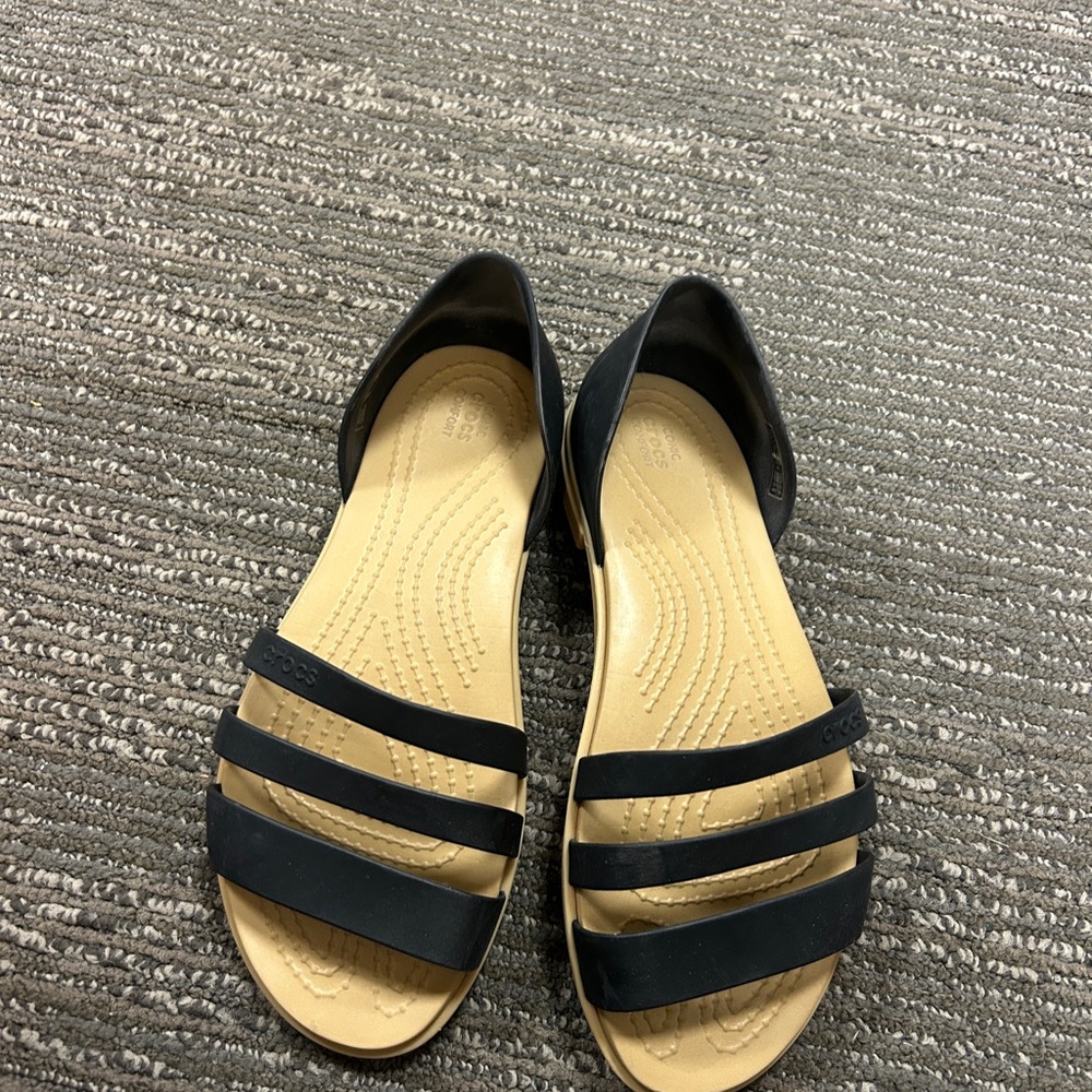 CROCS Black and Tan Women's Sandals Tulum [rare}
